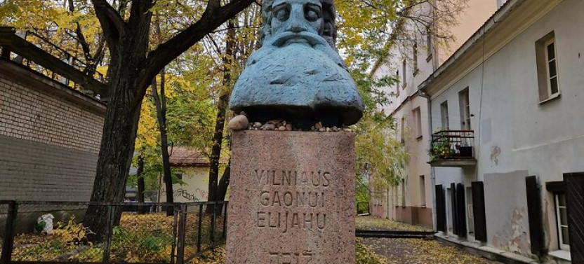 Secrets Of Old Vilnius Smartphone App GPS Audio Walking Tour