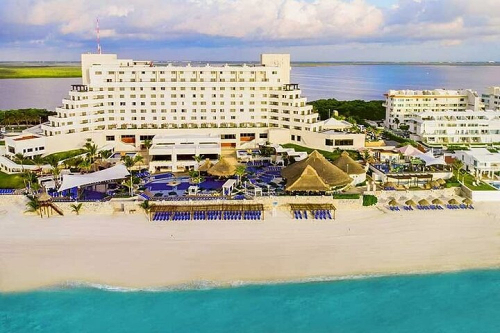 Cancun Airport and Royal Solaris Cancun Resort Private Shuttle