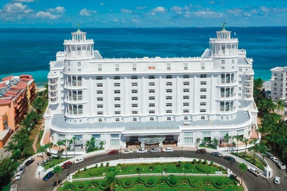 Cancun Airport and Hotel Riu Palace Las Americas Private Shuttle