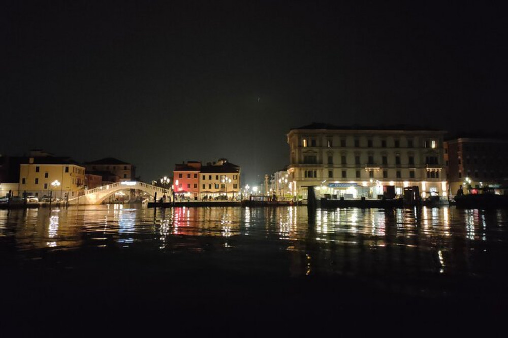 Chioggia: Canals Boat Tour And Take Picture Of Cruise Ship