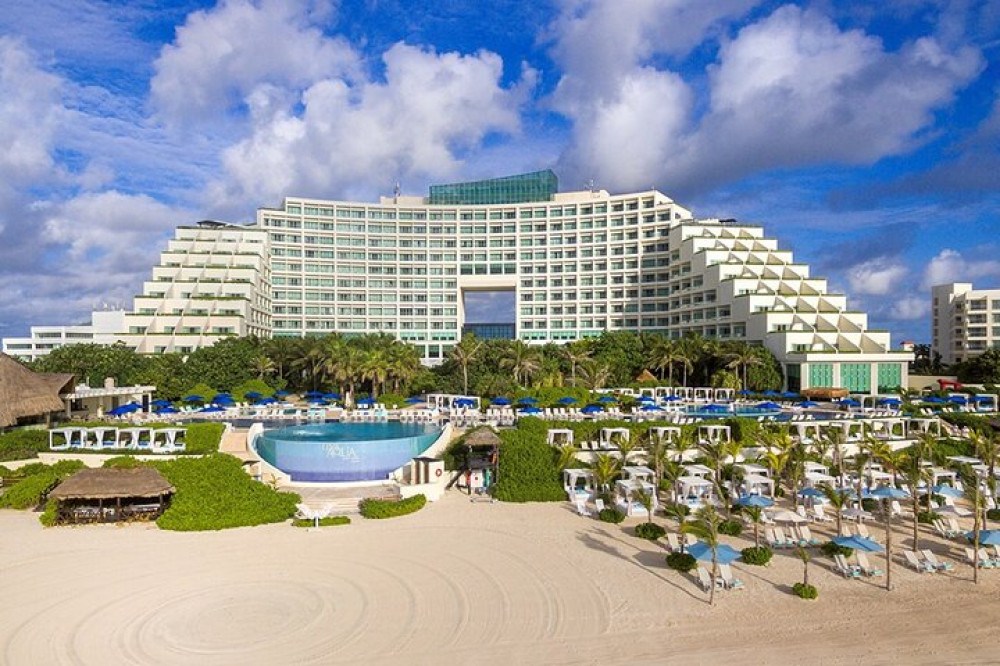 Cancun Airport and Live Aqua Beach Resort Cancun Private Shuttle