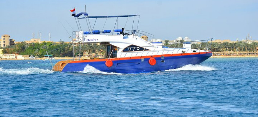 8-Hour Private Yacht Charter Exclusive & Lunch Transfer - Hurghada