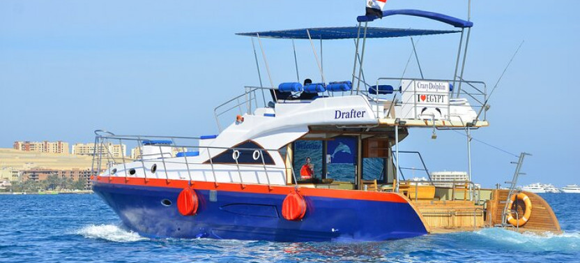 8-Hour Private Yacht Charter Exclusive & Lunch Transfer - Hurghada