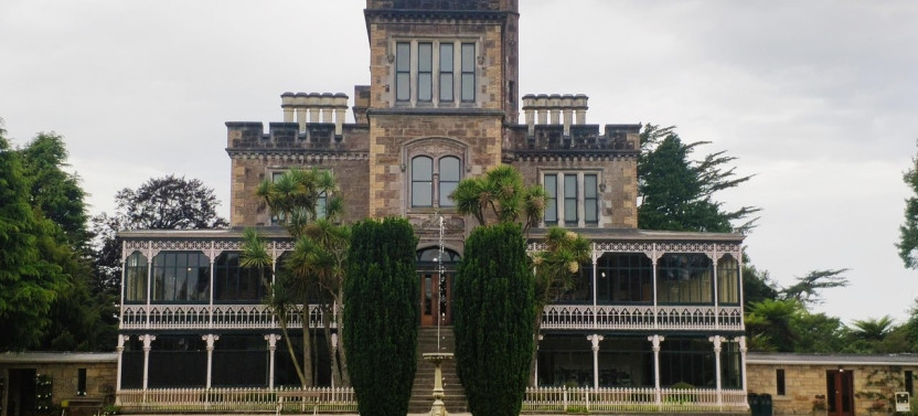 Dunedin City Highlights, Larnach Castle Gardens & Peninsula Views
