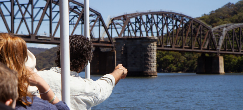 Oyster & Pearl Lovers with Bus Transfer from Hawkesbury River Station