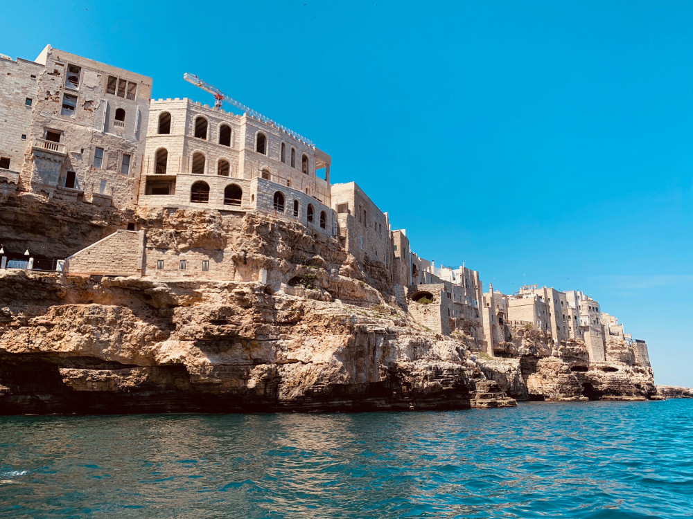 Boat tour of the Polignano a Mare Caves - with skipper (4.5 hr)