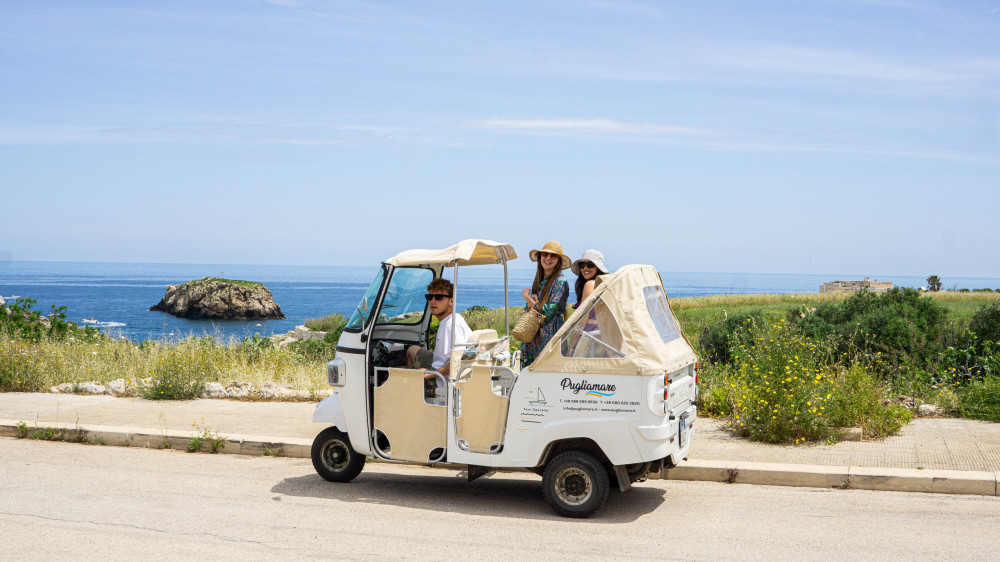 60min Ape Calessino Tour in Polignano a Mare