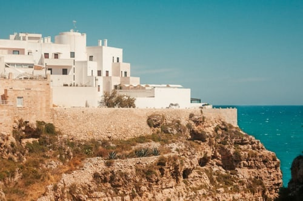 Walking tour of Polignano a Mare