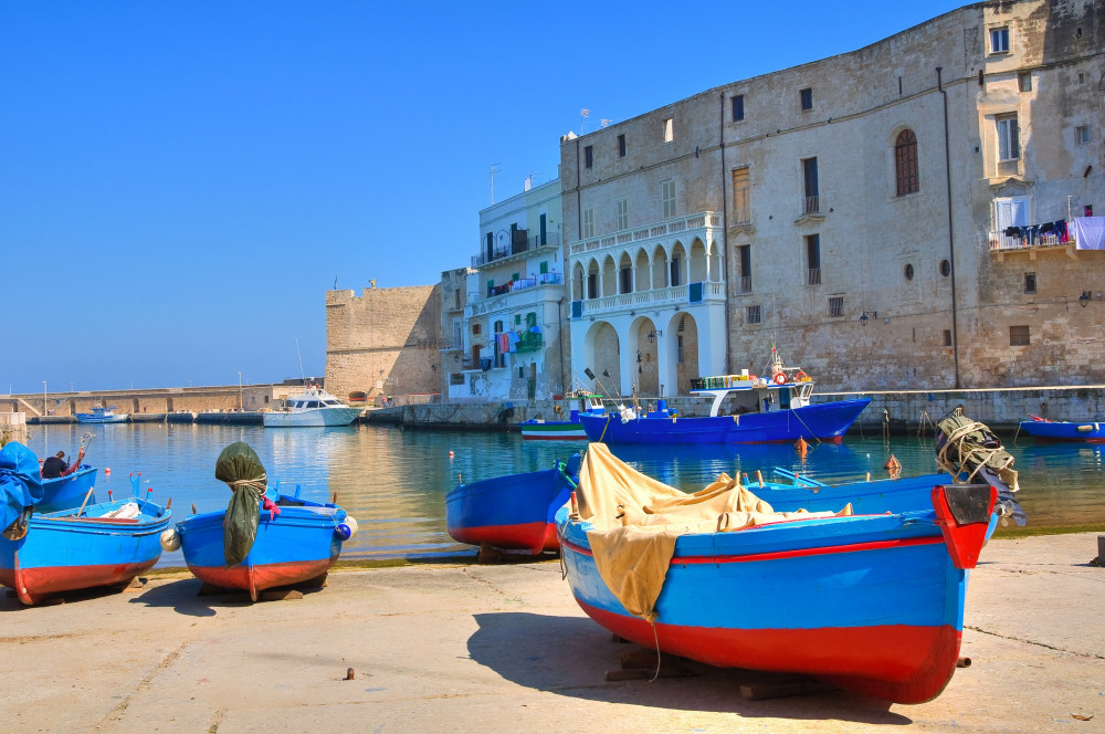 Monopoli: Electric Bike Tour of the Beaches with Tasting