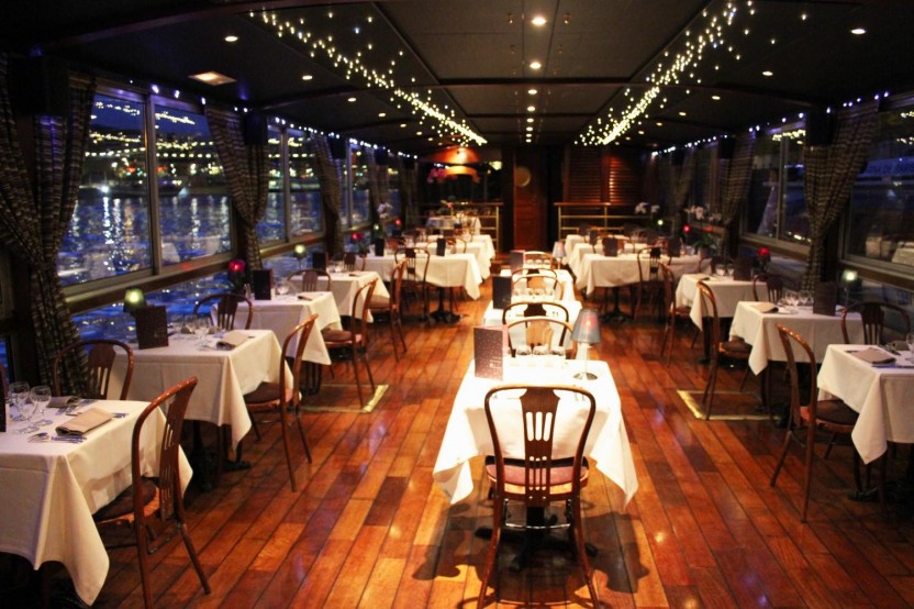 Romantic & Gastronomic Dinner Cruise with Champagne - La Marina