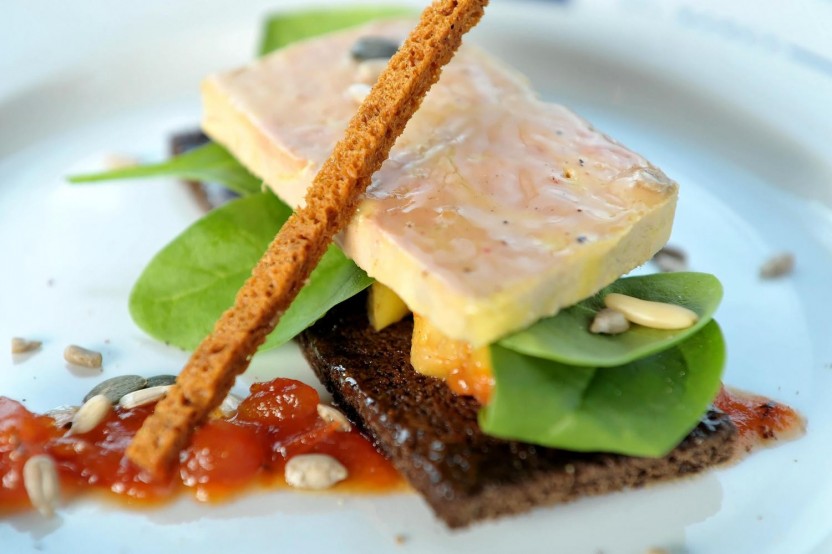 Romantic & Gastronomic Dinner Cruise with Champagne - La Marina