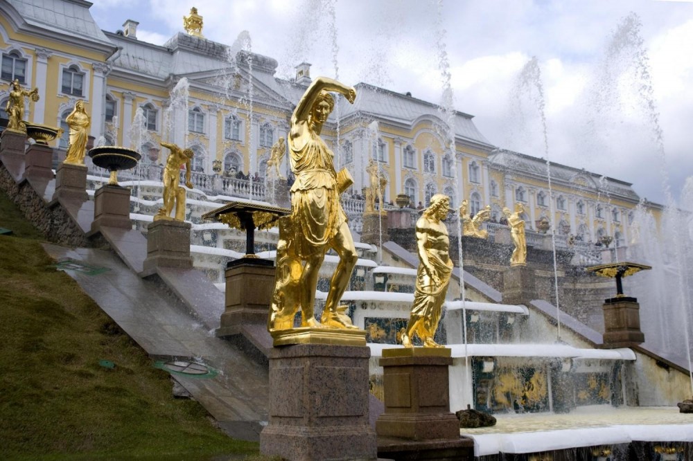 Small Group Versailles Morning Tour with Reserved Access