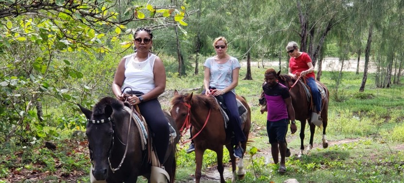 Roatan Extreme Adventure: ATV & Horseback Riding