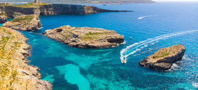 From Mellieha: Roundtrip Ferry Comino Blue Lagoon - Optional Trip to Gozo