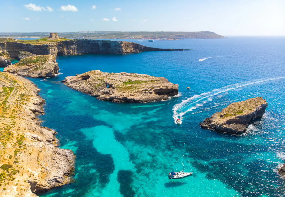 From Mellieha: Roundtrip Ferry Comino Blue Lagoon - Optional Trip to Gozo