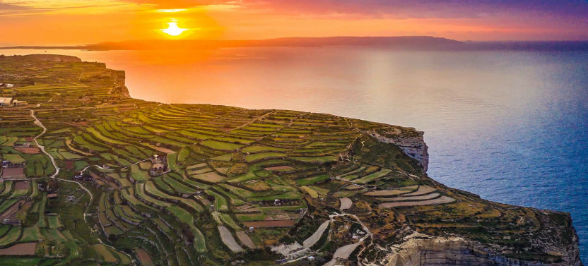 Sunset Gozo Tuk-Tuk Chauffeured Tour Including Comino Cruise
