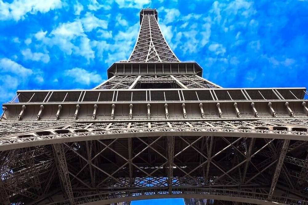 Fast-Track Eiffel Adventure: Reserved Access To The 2nd Floor