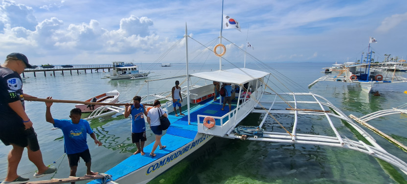 Nalusuan Island Hopping