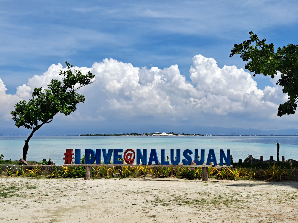 Nalusuan Island Hopping