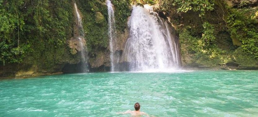 Oslob Whaleshark & Kawasan Falls Tour