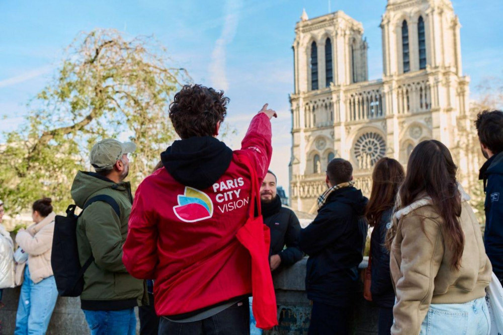 Cathedrale Notre Dame: Guided Tour And Crypt