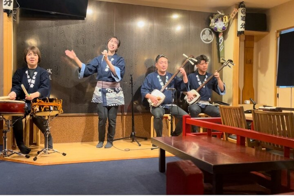 Tokyo: Live Shamisen guitar and Izakaya Experience