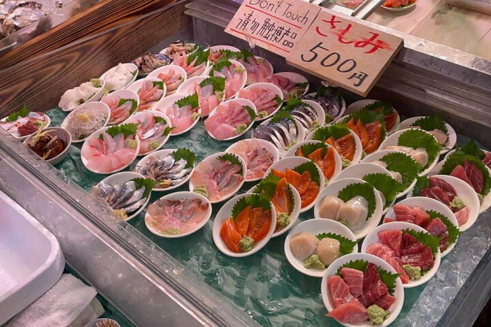 Tokyo:Enjoy street food & Japanese food culture at Tsukiji Market