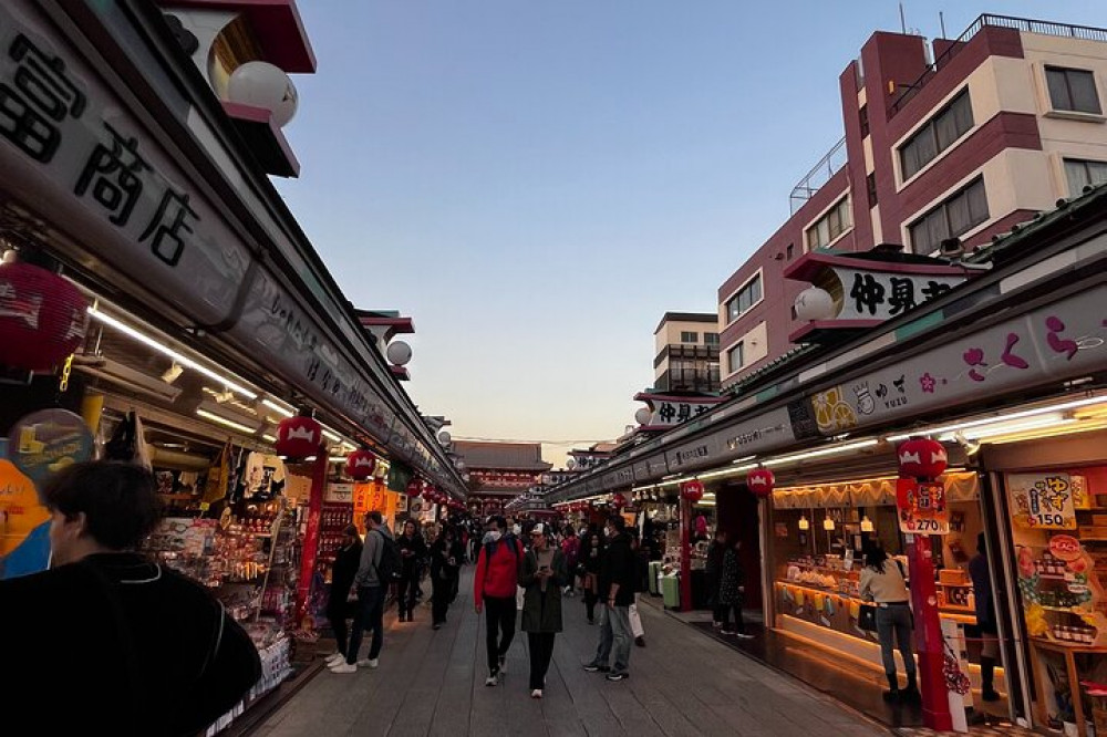 Tokyo: Asakusa Senso-ji Temple 1.5 hour guided tour