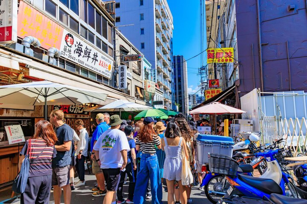 Tokyo Tsukiji Outer Market Adventure with Tasteful Delights