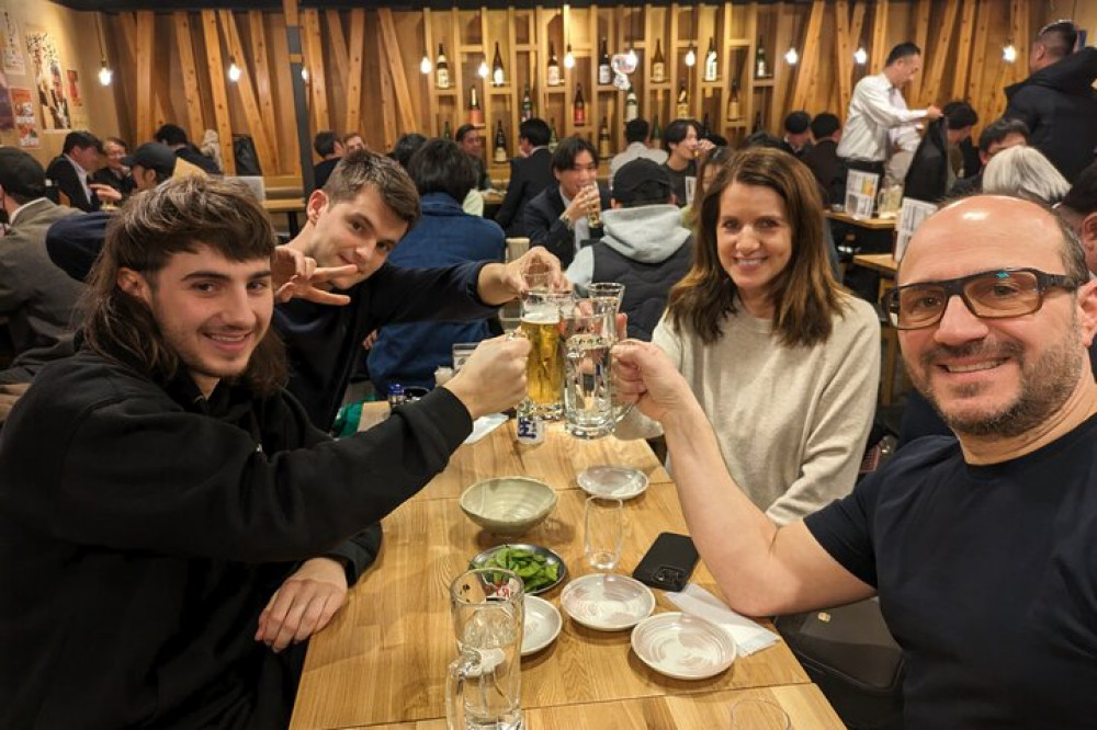 Tokyo: Food Tour in Ueno's Ameyoko Market