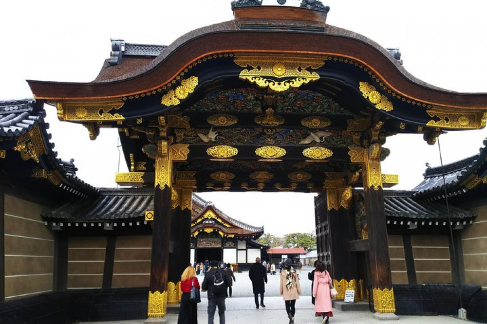 Kyoto Imperial Palace And Nijo Castle Walking Tour