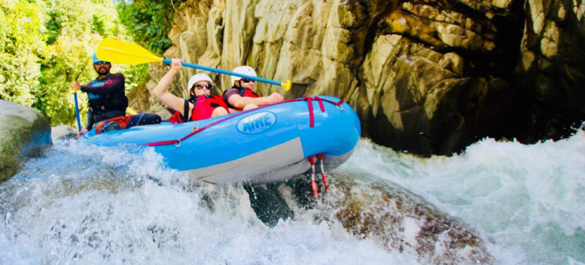 Whitewater Rafting El Chorro Class IV Rapids from Manuel Antonio