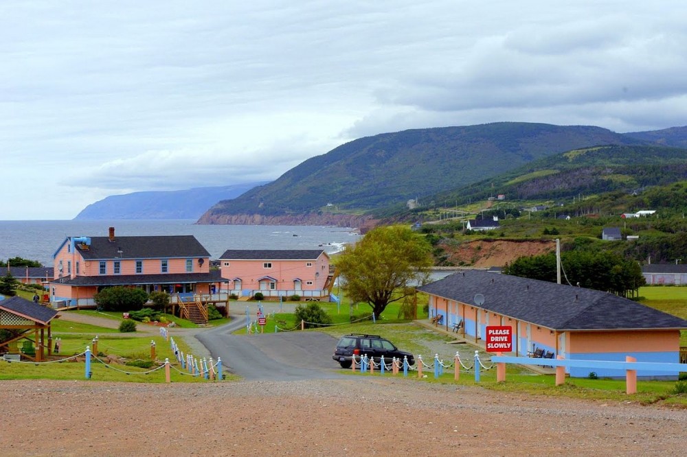 pleasant bay nova scotia lodging