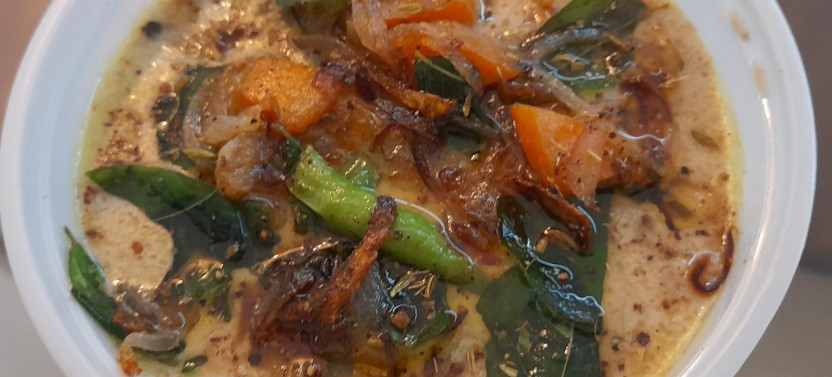 Authentic Indian Cooking Class in a Mumbai Home with Lavina