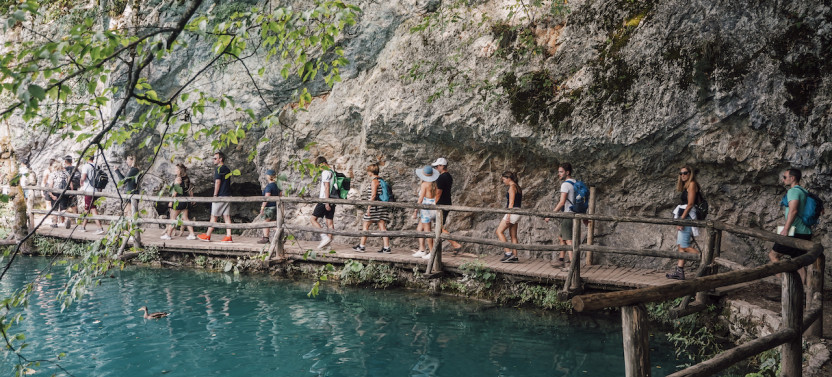 Group Tour: Plitvice Lakes with Entry ticket and Boat Ride