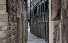 Booker Travel Agency5