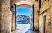 Booker Travel Agency6