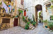 Booker Travel Agency9