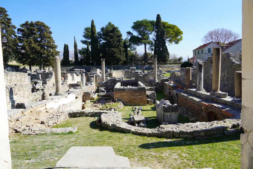 Private Day Trip: Explore Split, Salona, Klis & Trogir