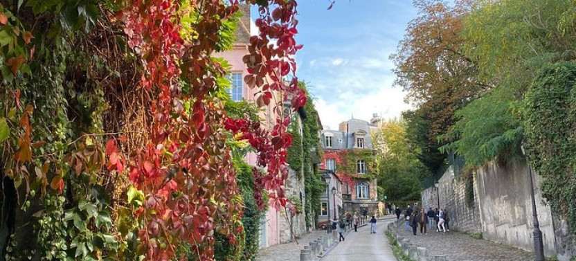 Montmartre Semi Private Walking Tour Max 6 People Guaranteed