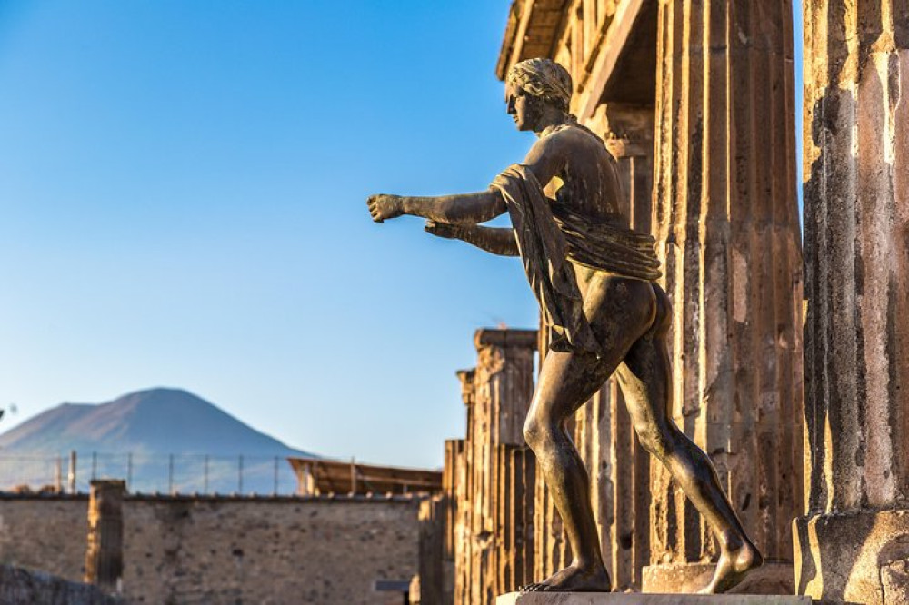 Pompeii: Guided Small Group Tour