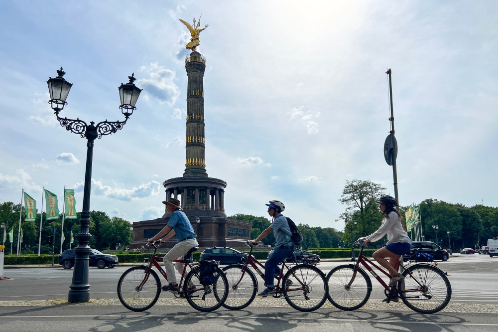 Private Bike Tour Of Berlin - Brandenburg Gate, Checkpoint Charlie