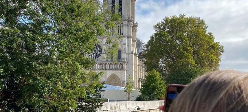 Paris Semi Private Walking Tour of Notre Dame & Île de la Cite