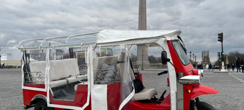 Private Highlights of Paris Tuk-Tuk Experience