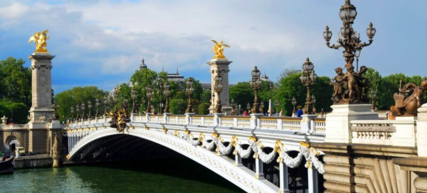 Private Highlights of Paris Tuk-Tuk Experience