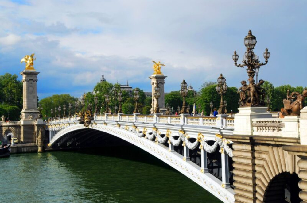 Private Highlights of Paris Tuk-Tuk Experience