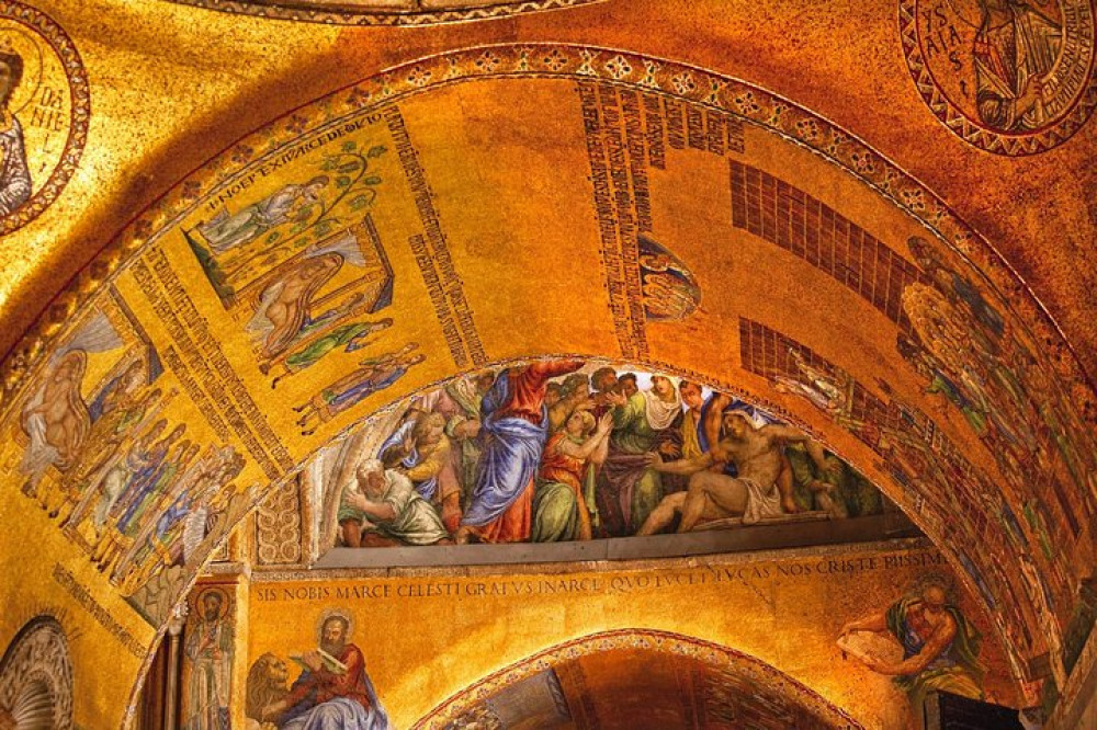 Venice Private Evening Stroll With Vip Entry To Saint Mark's After Hours
