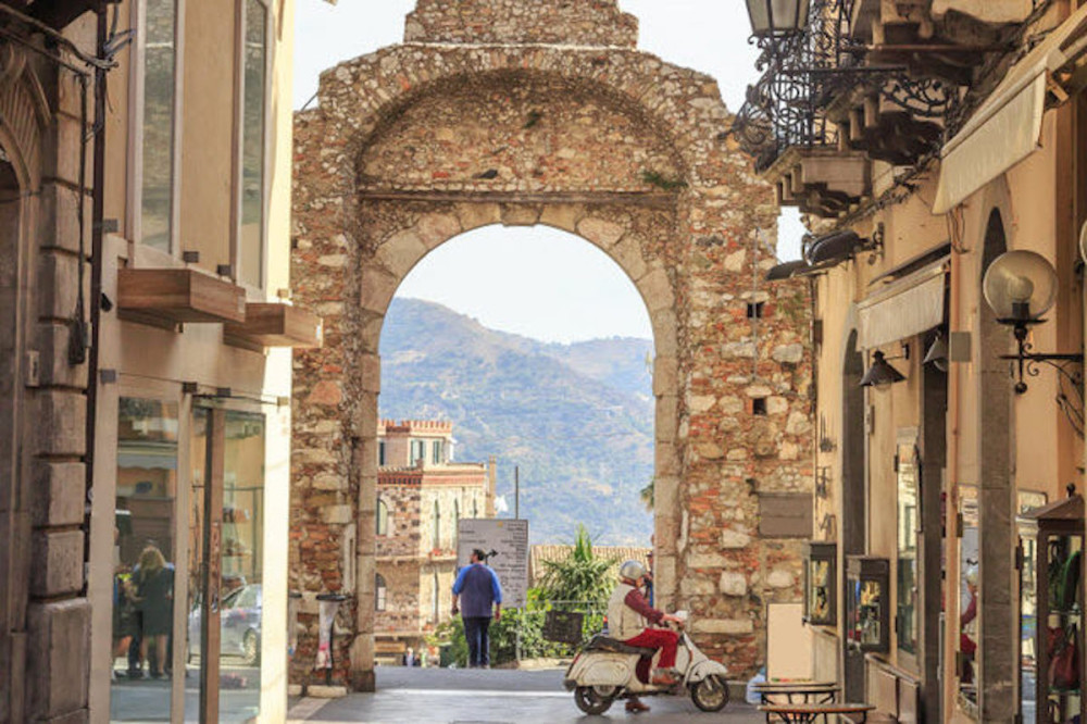 Private Taormina Tour - City Highlights