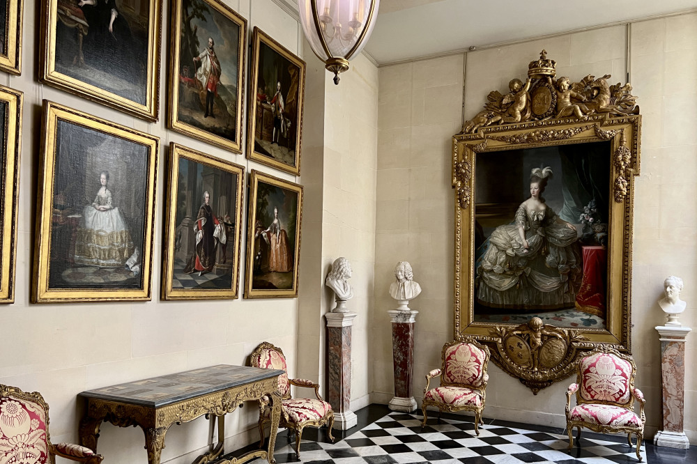 Versailles Royal Palace And Gardens With Exclusive Kings' Apartment