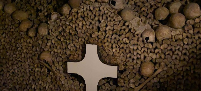 Paris Catacombs Semi-private Tour With VIP Access